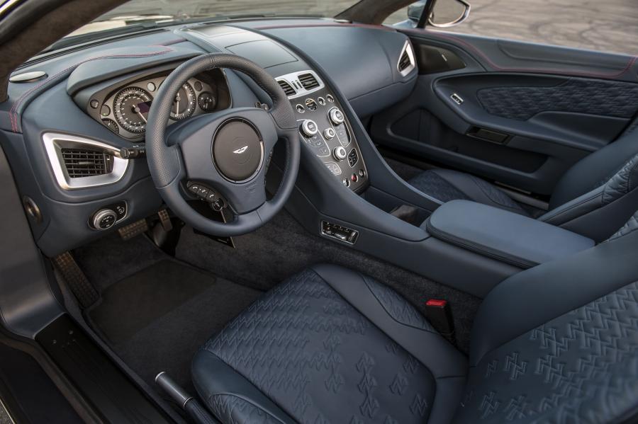 Интерьер Aston Martin Vanquish Zagato Volante 2017 года  (WW) (фото 12 из 24)